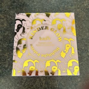 Kinder glow highlighter palette